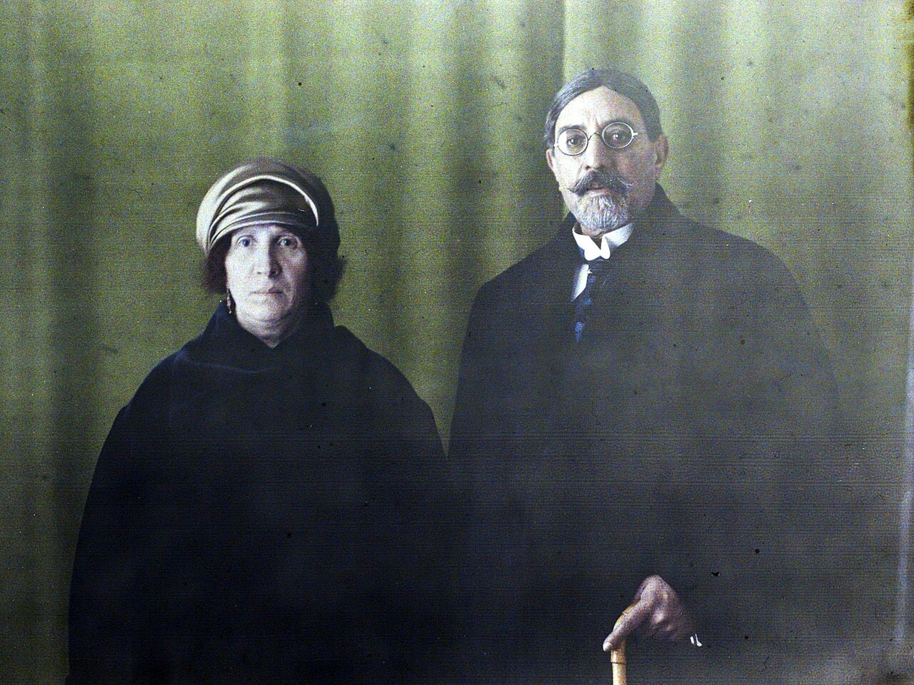A colour autochrome portrait of Mahmud Tarzi and his wife seated together in Boulogne.